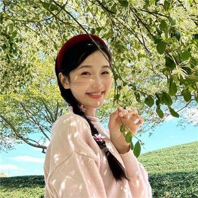 笨拙之极的前辈。